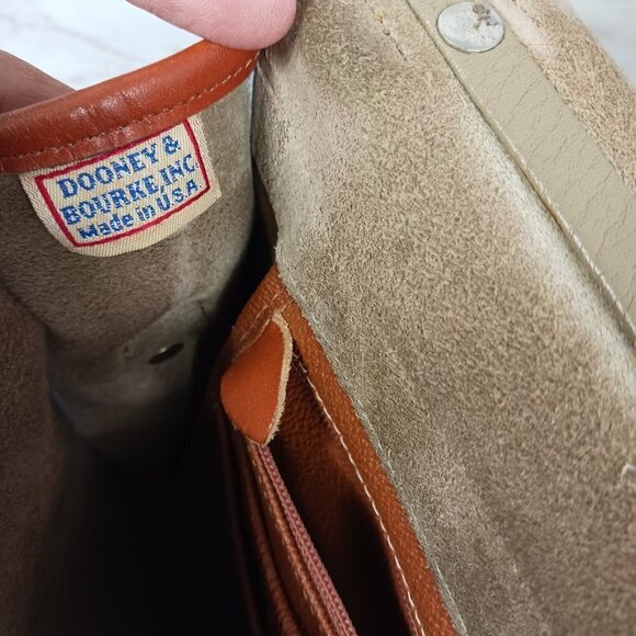 DOONEY & BOURKE vintage pebbled crossbody taupe leather - Picture 15 of 16